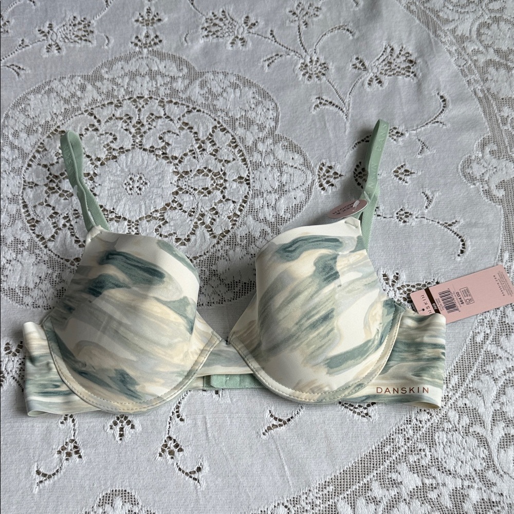 NWT Danskin‎ Women's Marble Cream and Green Bra 36B padded with wire support